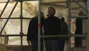 Emmanuel et Brigitte Macron visitent le chantier de Notre-Dame