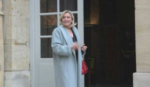 Elisabeth Borne reçoit Marine le Pen à Matignon