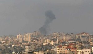 Colonne de fumée après de nouvelles frappes israéliennes à Gaza