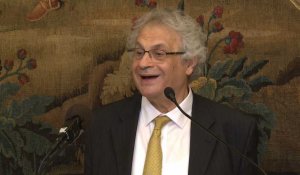 Académie française: Amin Maalouf rend hommage à Hélène Carrère d'Encausse