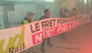 Avenir de Fret SNCF : des membres de Sud-Rail envahissent le ministère de l'Écologie