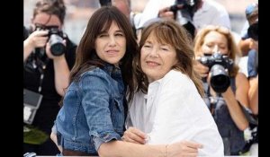 Jane Birkin face à la solitude : à 75 ans, elle est « dépendante » de ses filles Charlotte...