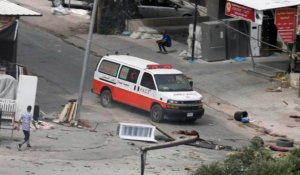 Fumée et ambulance sur les lieux d'un raid israélien à Jénine