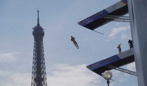 VIDÉO. Des plongeons de haut vol au pied de la Tour Eiffel