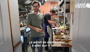 VIDÉO. Serveur à Saint-Lunaire, Victor Nicolas propose à ses convives un dîner aux petits oignons