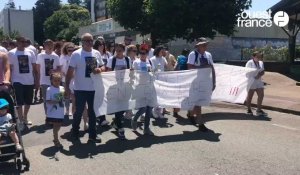 VIDÉO. Une centaine de personnes à la marche blanche pour Célia à Hennebont