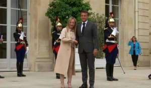 Giorgia Meloni arrive l'Élysée pour sa rencontre avec Emmanuel Macron