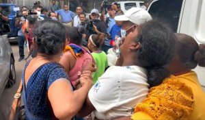 Honduras: Des proches des victimes en deuil alors que les corps sont transférés pour autopsie
