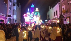 Carnaval de Cholet. Douze chars électrifiés illuminent la nuit ce samedi soir