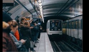 Paris : deux personnes meurent percutées par une rame de métro