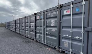 Des containers maritimes loués comme garde-meubles sur la zone industrielle d’Annezin