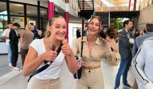 Des élèves du lycée Léonard de Vinci de Calais réagissent le jour des résultats du bac !