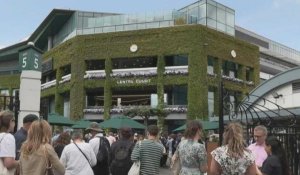 Le premier jour de Wimbledon attire de longues files d'attente