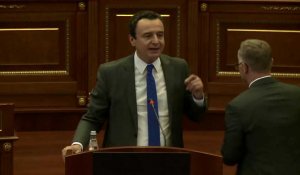 Bagarre au parlement du Kosovo sur fond de tensions dans les enclaves serbes du nord