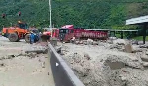 Images après un glissement de terrain en Colombie, au moins huit morts