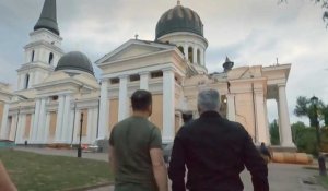 À Odessa, Zelensky visite une cathédrale touchée par un bombardement russe