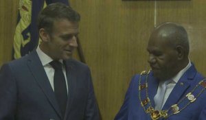 Emmanuel Macron rencontre le gouverneur général de Papouasie-Nouvelle-Guinée