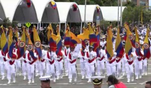 La Colombie célèbre son indépendance avec un défilé militaire dans les rues de la capitale