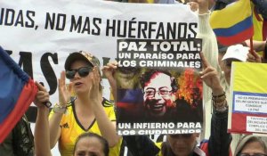 Manifestation contre le gouvernement de Petro à Bogota