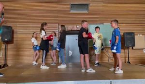 Aire-sur-la-Lys : les élèves de l'école Jules Ferry initiés à la boxe éducative dans le cadre de la prévention au harcèlement.