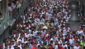 Espagne : premier lâcher de taureaux à Pampelune, lors d'une fête traditionnelle