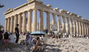 La Grèce prend des mesures contre Cerberus : l'Acropole ferme ses portes entre midi et 17h