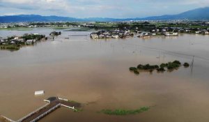 Vues aériennes d'inondations dans le sud-ouest du Japon, frappé par des pluies torrentielles