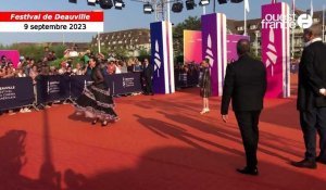 VIDÉO. Carole Bouquet réveille le tapis rouge du Festival du cinéma américain de Deauville