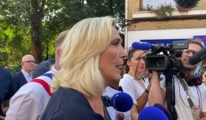 Marine Le Pen fait sa rentrée politique à la braderie d’Hénin-Beaumont 1/3
