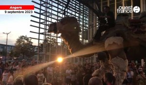 Des marionnettes géantes envahissent les rues d’Angers pour le festival des Accroche-cœurs