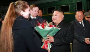 Poignée de main entre Vladimir Poutine et le dirigeant nord-coréen Kim Jong Un en Russie