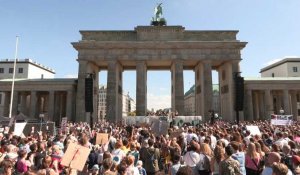 Allemagne: des milliers manifestent pour le climat lors des "Fridays for Future" à Berlin