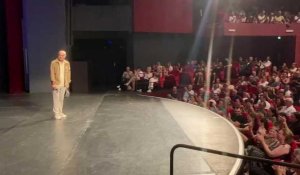 L'entrée d'Eric Fraticelli au théâtre de Bastia pour l'avant premère de son film "Inestimable" 