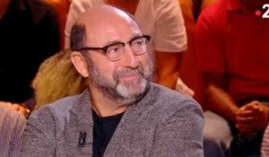 Kad Merad sous le charme de la nouvelle recrue de France Télévisions Aurélie Casse ? : “Y’a pas...