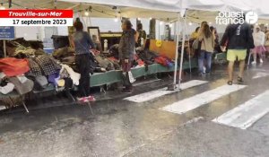 VIDÉO. Des trombes d’eau ce dimanche au marché de Trouville en raison des orages 
