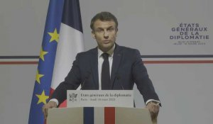 Retraites: "faire des économies intelligentes n'est pas un mouvement spontané", assume Macron