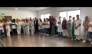 Le personnel de l'hôpital Técher de Calais a rendu hommage à l'infirmière tuée au CHU de Reims