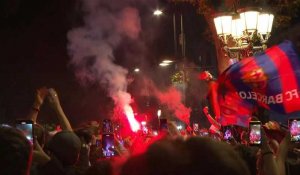 Football: les fans célèbrent le sacre du Barça, champion d'Espagne