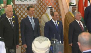 Photo de groupe de leaders participant au sommet arabe de Jeddah