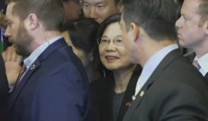 La présidente taïwanaise Tsai Ing-wen arrive à son hôtel de Los Angeles