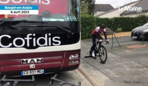 VIDÉO. Région Pays de la Loire : Bryan Coquard s’échauffe avant la 3e étape, Vauquelin au départ 