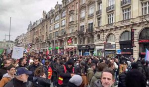 Lille : la 11eme manif contre la réforme des retraites progresse entre Grand place et Nationale