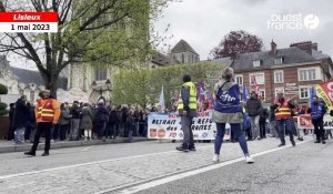 VIDÉO. Manifestation du 1er Mai à Lisieux : entre 1 300 et 1 400 personnes ont défilé dans les rues