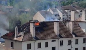 Annecy: un immeuble en flammes près du centre-ville