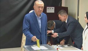 Le président turc Erdogan vote au second tour de l'élection présidentielle
