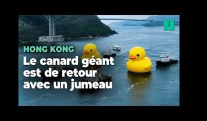 Dix ans après, le canard jaune géant de Hong Kong est de retour avec un jumeau