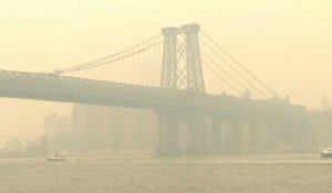 Les New-Yorkais réagissent au smog causé par des incendies au Canada