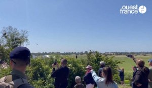 VIDÉO. 79e anniversaire du Débarquement : ils ont sauté en parachutes sur la Fière malgré le vent 