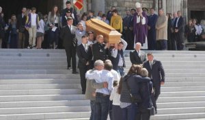 Obsèques de l'infirmière tuée au CHU de Reims : sortie du cercueil de la basilique St-Remi