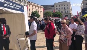 VIDÉO. 24H du Mans : au pesage, la queue pour poser avec le trophée